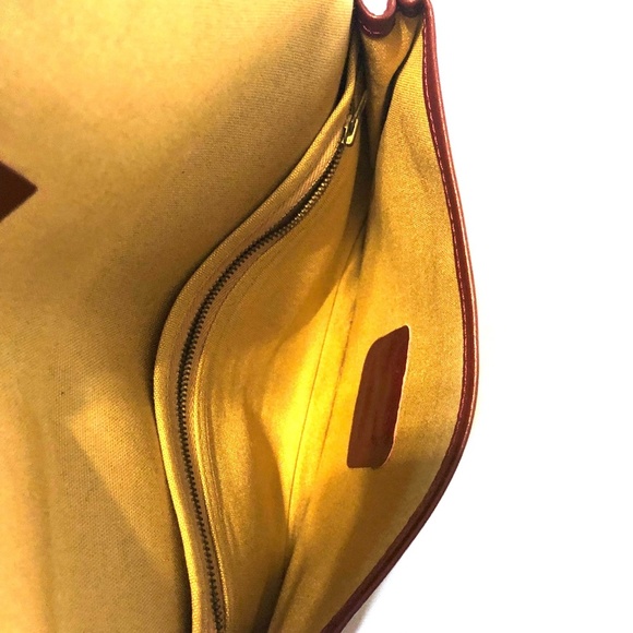 Clutch - Picture 5 of 8